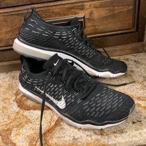 Nike zoom ladies sneakers
